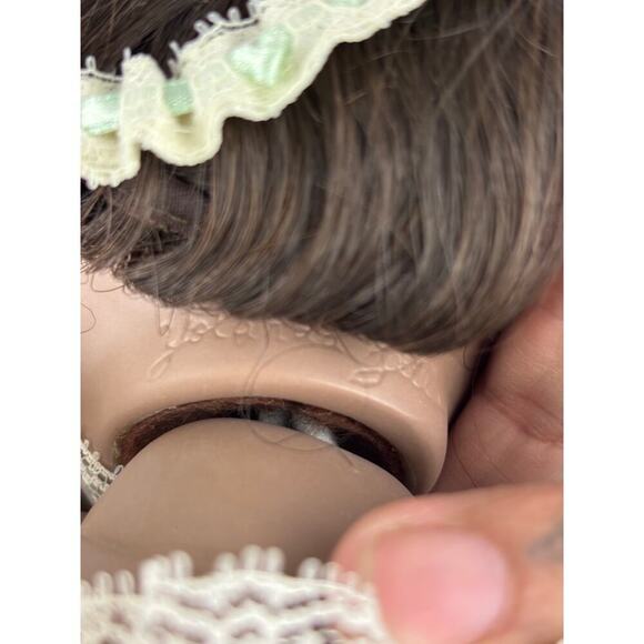 VTG Ashton Drake "Whitney" Porcelain Doll Artist Yolanda Bello Retired 1995 - Picture 11 of 16